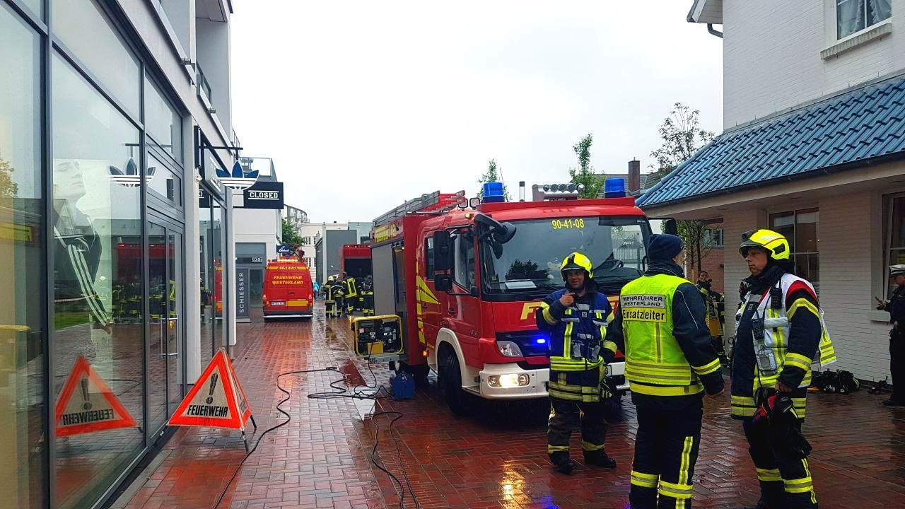 Feuerwehreinsatz in der Tiefgarage der neuen Mitte in Westerland