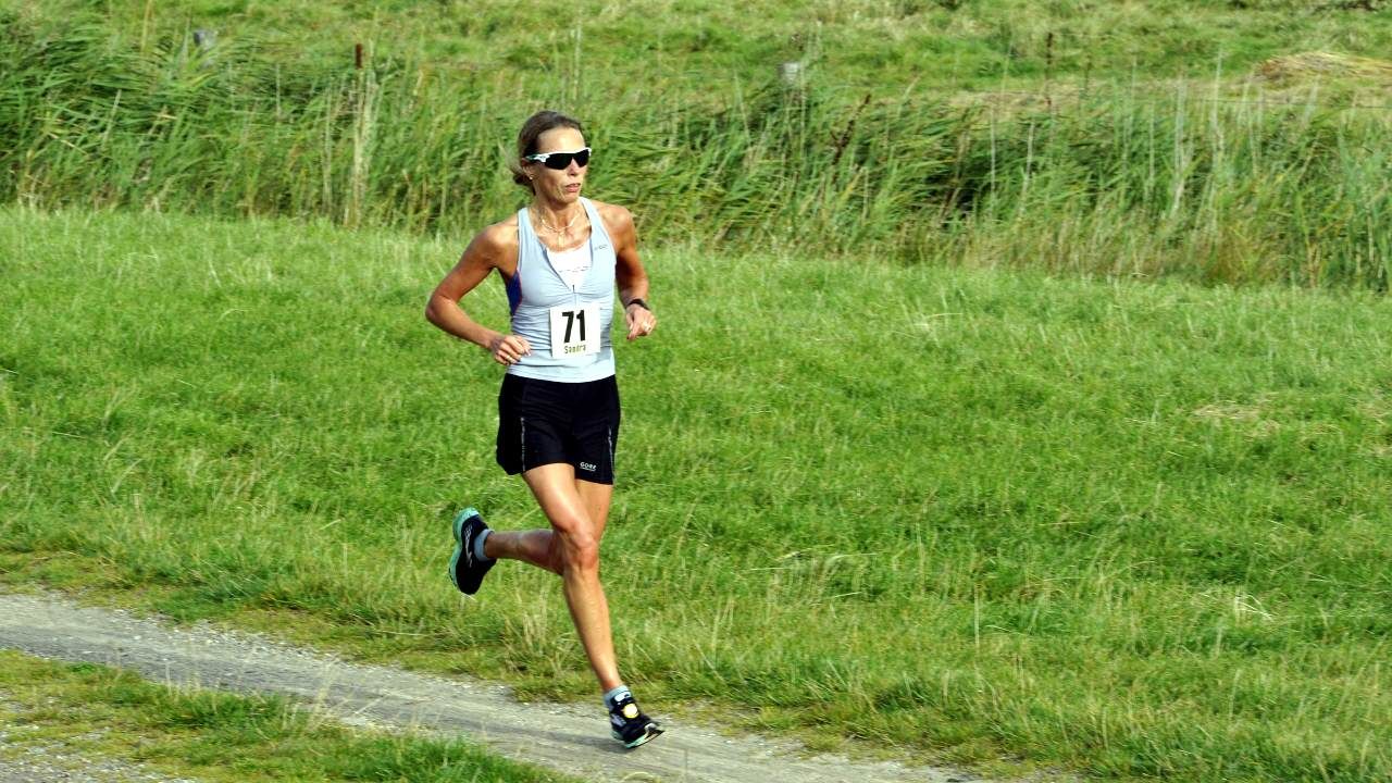 Sandra Morchner gewinnt den 10 Run ums Rantumbecken