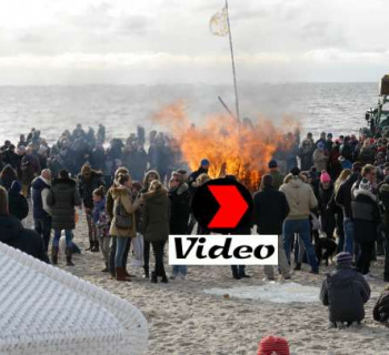 Osterfeuer am Strand lockte Sylter und Gäste gleichermaßen