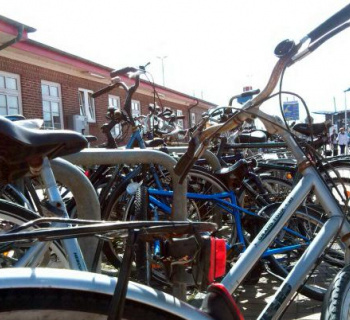 Gemeinde Sylt sammelt Schrotträder an Sylter Bahnhöfen ein
