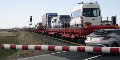 Keitum/Sylt - Qualmende Lok sorgt für Bahnstreckensperrung