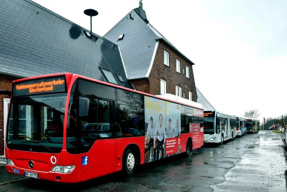 Busse leisten den Schienenersatzverkehr auf Sylt und am Festland