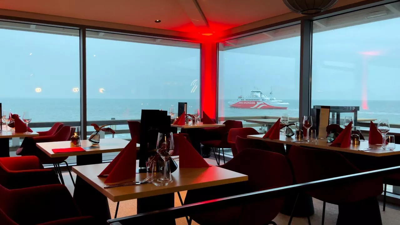 Jünne, das neue Restaurant kan auch mit dem Blick auf die Sylter Nordsee punkten