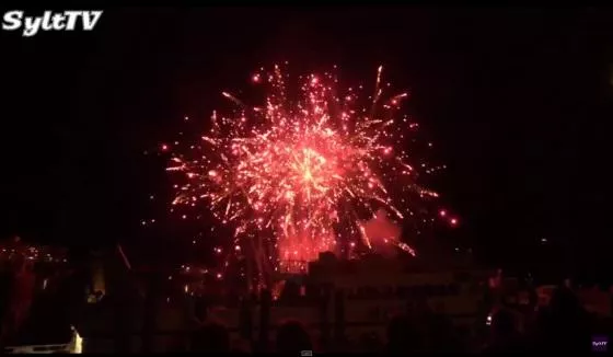 Feuerwerk auf Sylt - Silvester um Mitternacht in Hörnum