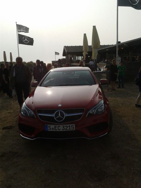 Mercedes neues Coupe an der Sansibar