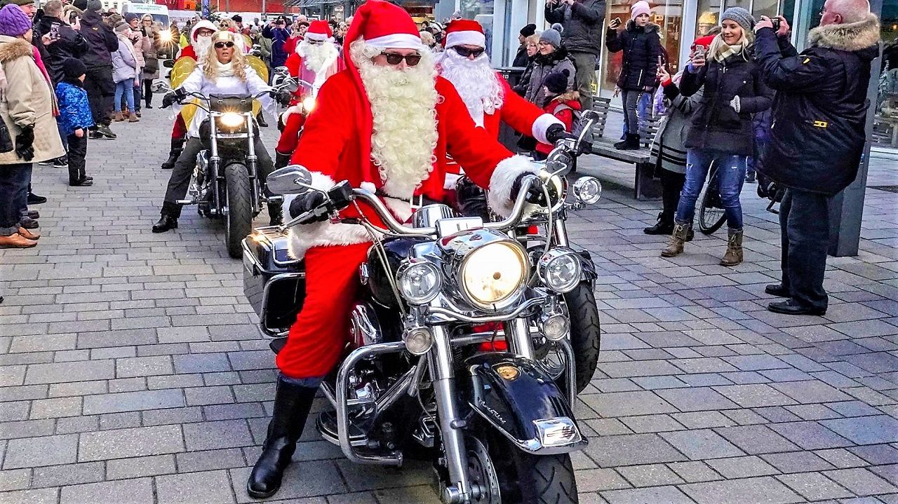 Harley Weihnachtsmann und Engel auf Sylt