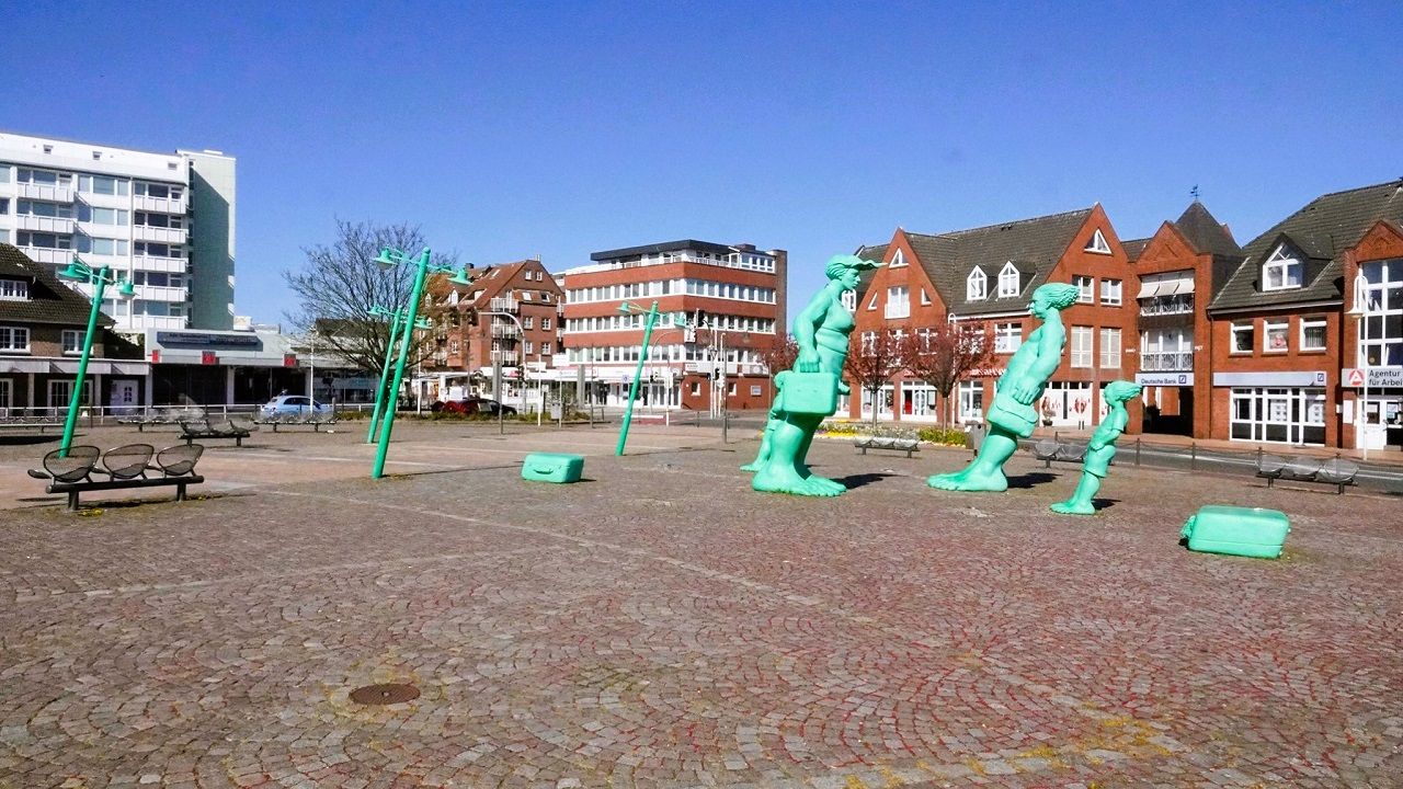 Grüne Reisende im Wind Westerland Sylt